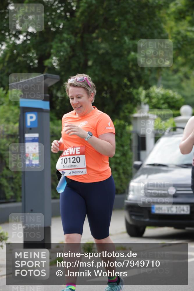 15.06.2025 - REWE Women's Run Jannik Wohlers http://msf.ph/oto/7949710 15.06.2025 08:32:04 Laufen 10120, 104 meine-sportfotos.de