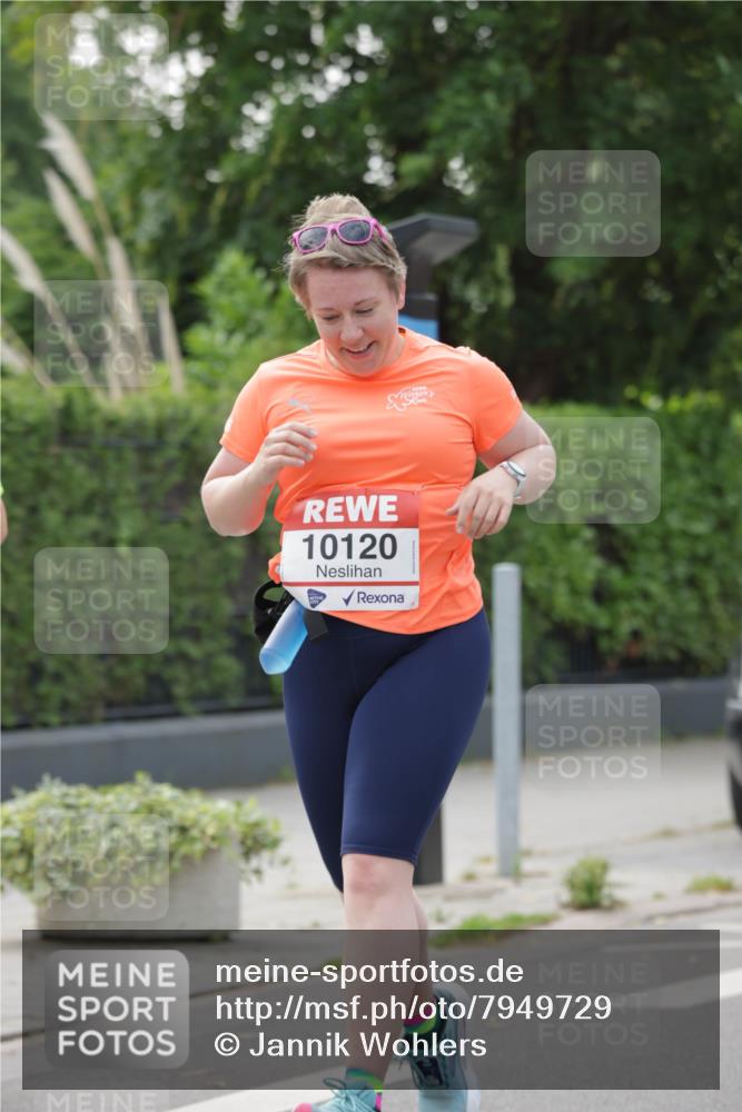 15.06.2025 - REWE Women's Run Jannik Wohlers http://msf.ph/oto/7949729 15.06.2025 08:32:04 Laufen 10120 meine-sportfotos.de