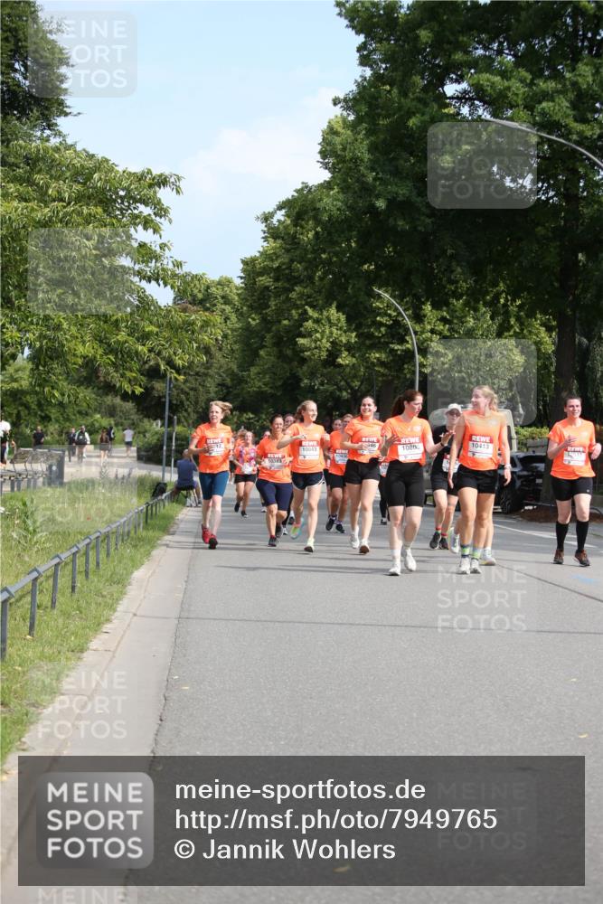 15.06.2025 - REWE Women's Run Jannik Wohlers http://msf.ph/oto/7949765 15.06.2025 09:48:30 Laufen 017, 1080, 10413, 10043, 10383 meine-sportfotos.de