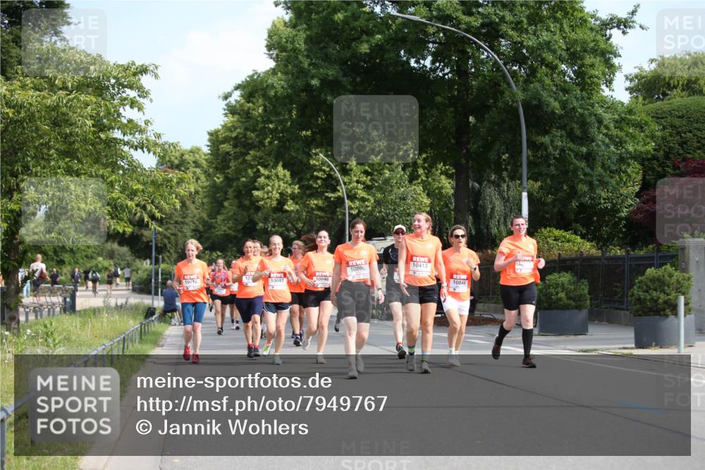 15.06.2025 - REWE Women's Run Jannik Wohlers http://msf.ph/oto/7949767 15.06.2025 09:48:31 Laufen 1080, 10413, 103, 10017, 10043, 10046, 10844 meine-sportfotos.de