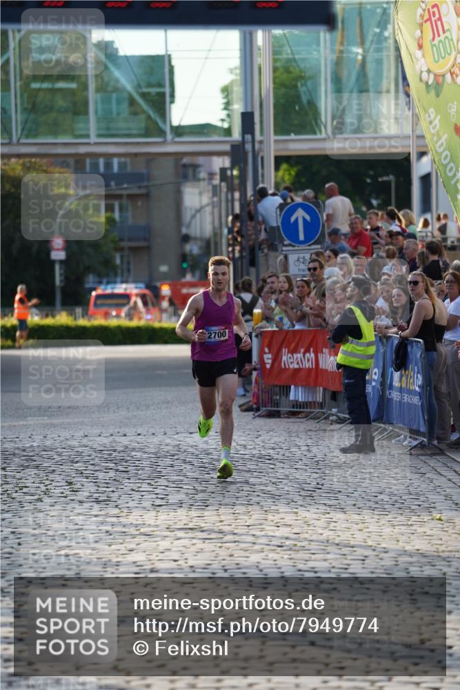13.06.2025 - Holstenköstenlauf Felixshl http://msf.ph/oto/7949774 13.06.2025 19:35:48 Laufen 2700 meine-sportfotos.de