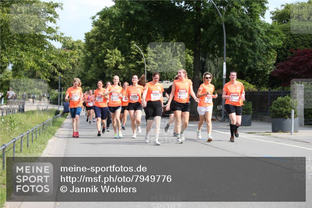 15.06.2025 - REWE Women's Run Jannik Wohlers http://msf.ph/oto/7949776 15.06.2025 09:48:31 Laufen 0017, 10805, 10413, 10383, 10043, 10046, 108, 10542 meine-sportfotos.de