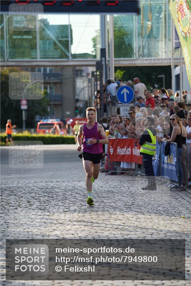 13.06.2025 - Holstenköstenlauf Felixshl http://msf.ph/oto/7949800 13.06.2025 19:35:48 Laufen 2700 meine-sportfotos.de