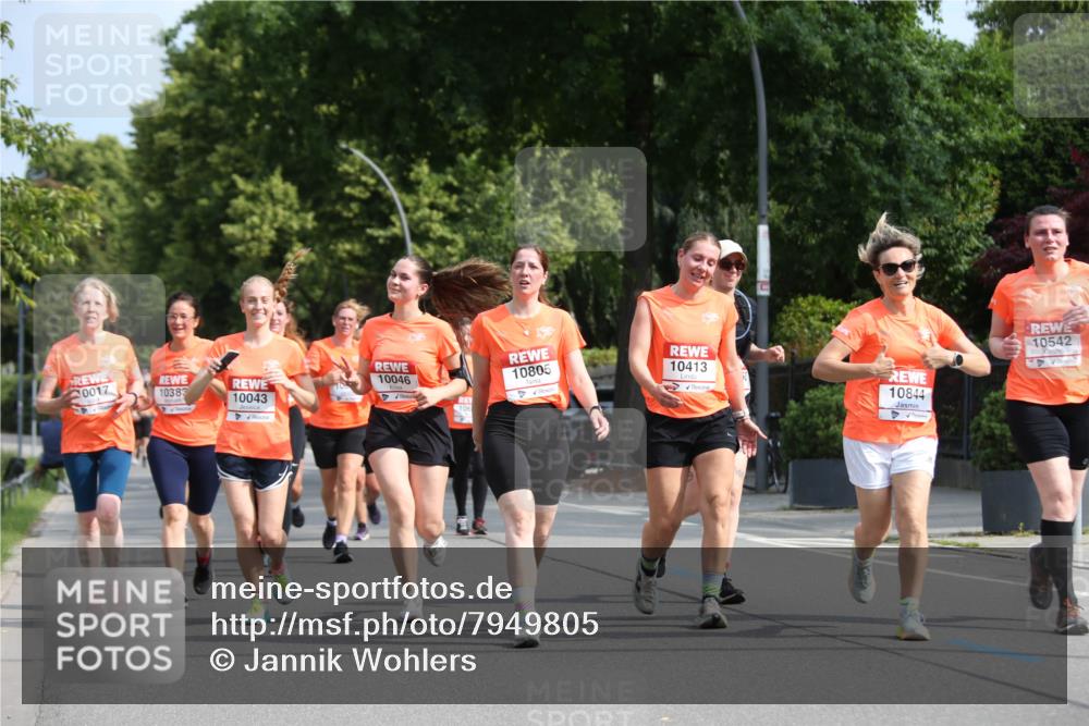 15.06.2025 - REWE Women's Run Jannik Wohlers http://msf.ph/oto/7949805 15.06.2025 09:48:33 Laufen 0017, 10046, 10383, 10043, 106, 10805, 10542, 10413, 10844 meine-sportfotos.de