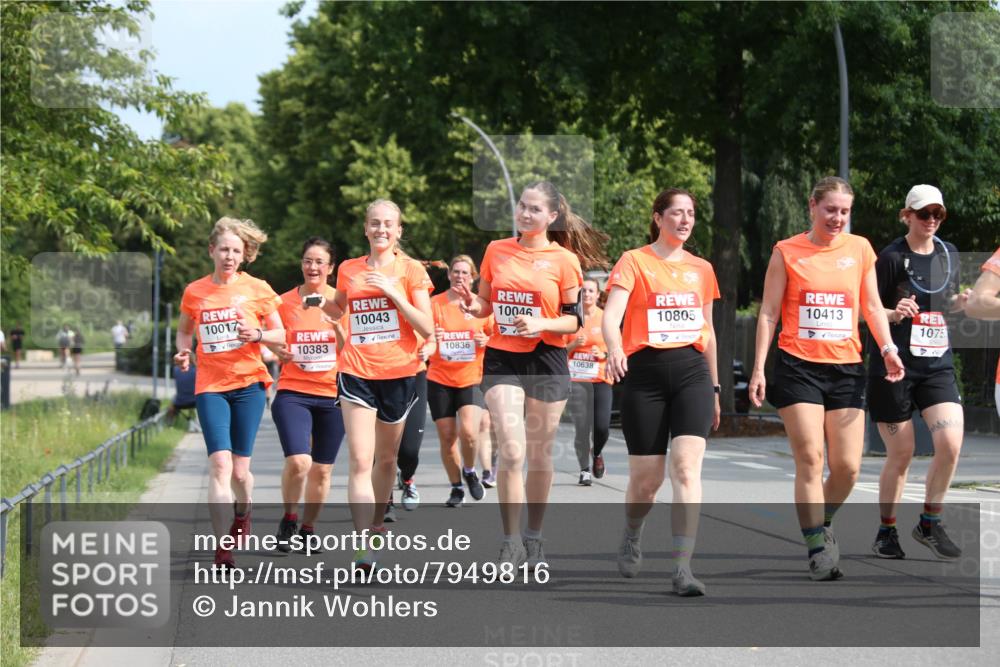 15.06.2025 - REWE Women's Run Jannik Wohlers http://msf.ph/oto/7949816 15.06.2025 09:48:33 Laufen 10017, 10383, 10043, 10046, 10836, 10638, 10413, 10805, 1075, 4 meine-sportfotos.de