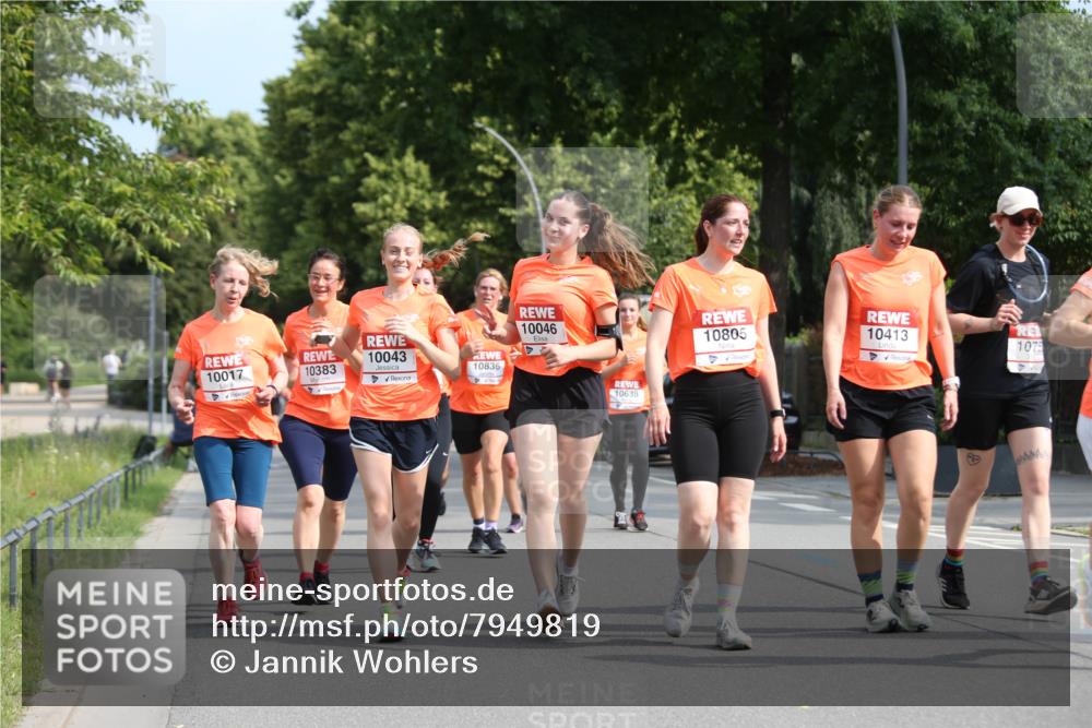 15.06.2025 - REWE Women's Run Jannik Wohlers http://msf.ph/oto/7949819 15.06.2025 09:48:33 Laufen 10017, 10383, 10043, 10046, 10836, 10638, 10805, 10413, 1075 meine-sportfotos.de