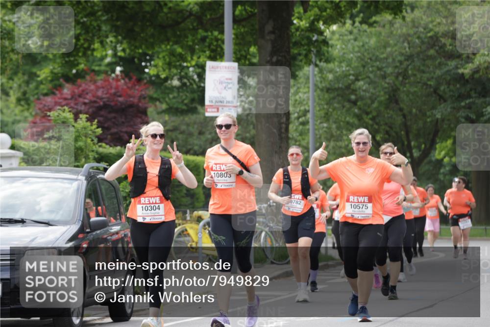 15.06.2025 - REWE Women's Run Jannik Wohlers http://msf.ph/oto/7949829 15.06.2025 08:32:12 Laufen 10304, 15, 2025, 10803, 0782, 10575 meine-sportfotos.de