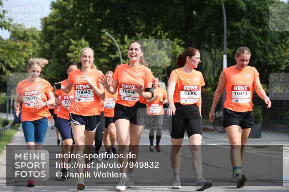 15.06.2025 - REWE Women's Run Jannik Wohlers http://msf.ph/oto/7949832 15.06.2025 09:48:34 Laufen 10017, 103, 10043, 836, 10046, 10638, 10805, 10413 meine-sportfotos.de