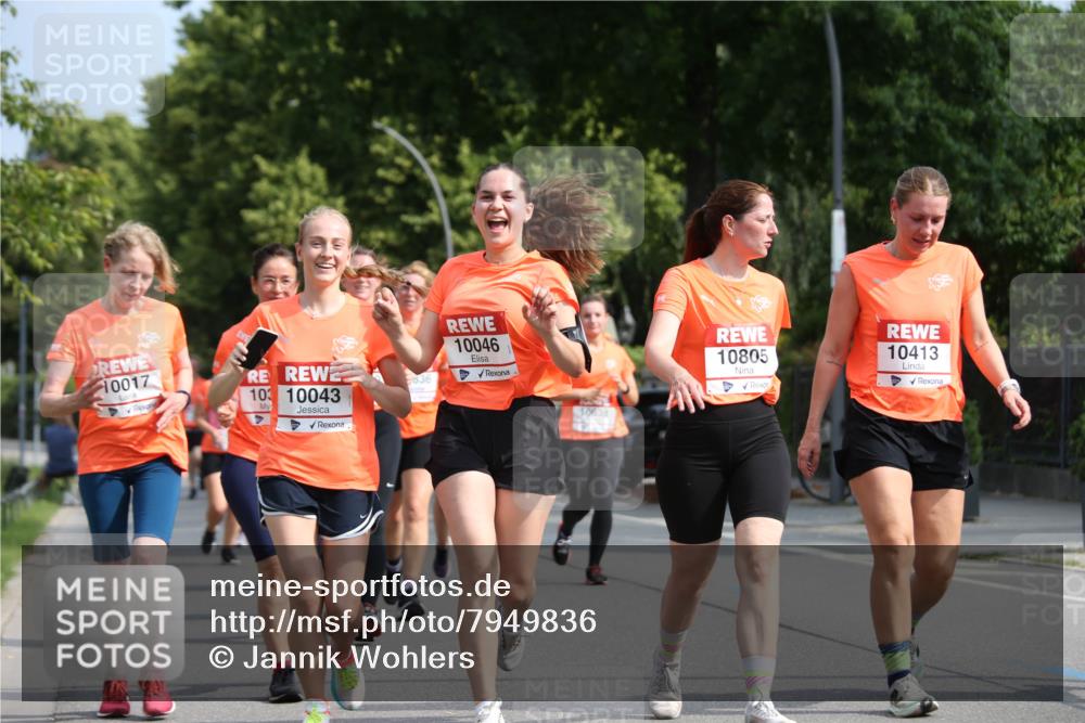 15.06.2025 - REWE Women's Run Jannik Wohlers http://msf.ph/oto/7949836 15.06.2025 09:48:34 Laufen 10017, 103, 10043, 2836, 10046, 10638, 10805, 10413 meine-sportfotos.de