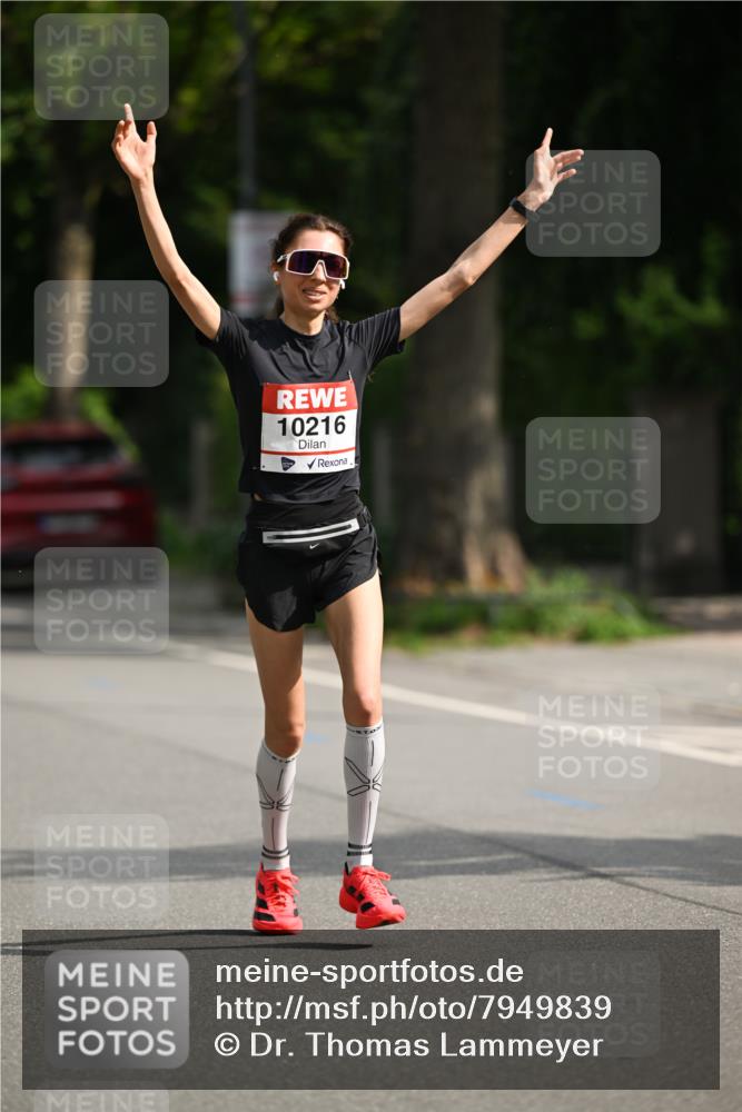 15.06.2025 - REWE Women's Run Dr. Thomas Lammeyer http://msf.ph/oto/7949839 15.06.2025 09:34:56 Laufen 10216 meine-sportfotos.de