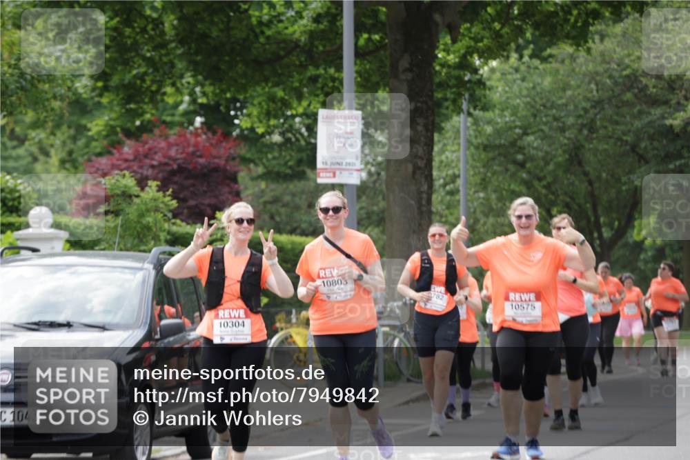 15.06.2025 - REWE Women's Run Jannik Wohlers http://msf.ph/oto/7949842 15.06.2025 08:32:13 Laufen 1043, 15, 2025, 10803, 10304, 782, 10575 meine-sportfotos.de