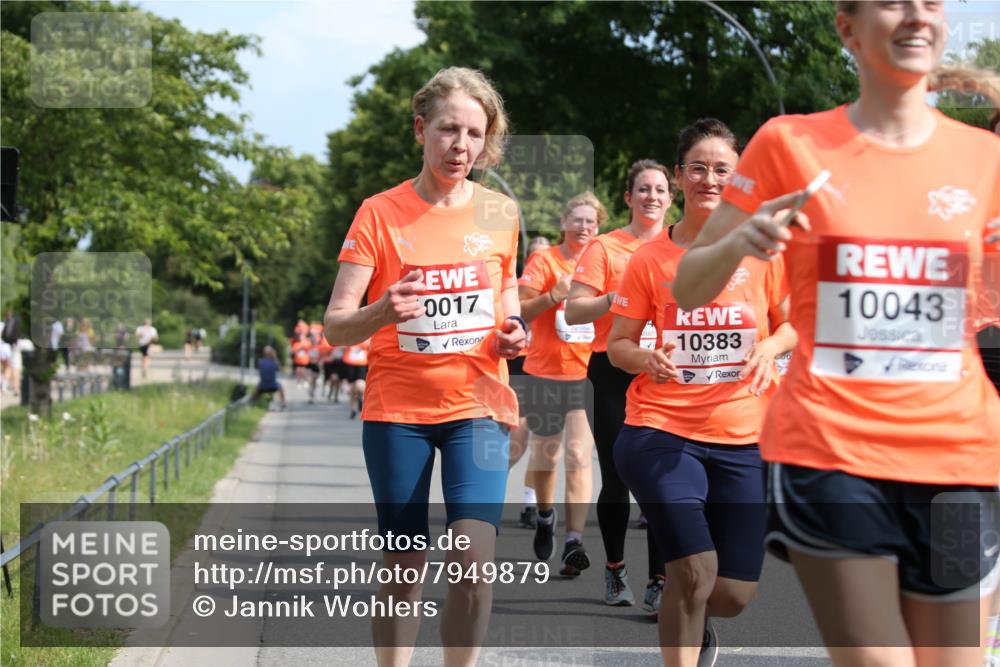 15.06.2025 - REWE Women's Run Jannik Wohlers http://msf.ph/oto/7949879 15.06.2025 09:48:37 Laufen 0017, 10383, 10043 meine-sportfotos.de