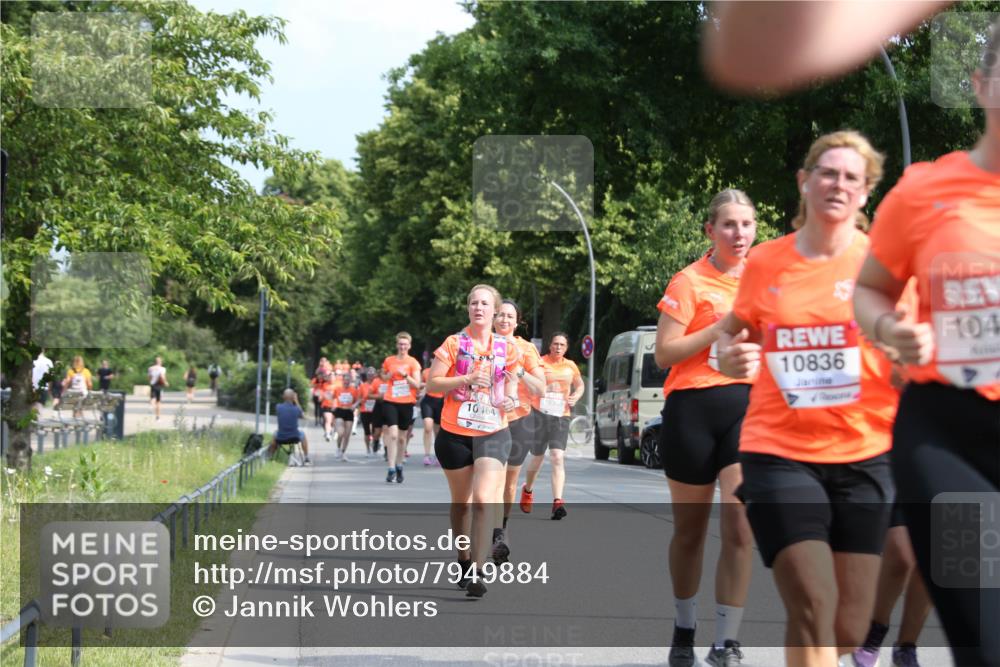 15.06.2025 - REWE Women's Run Jannik Wohlers http://msf.ph/oto/7949884 15.06.2025 09:48:38 Laufen 10464, 10358, 10836, 104 meine-sportfotos.de