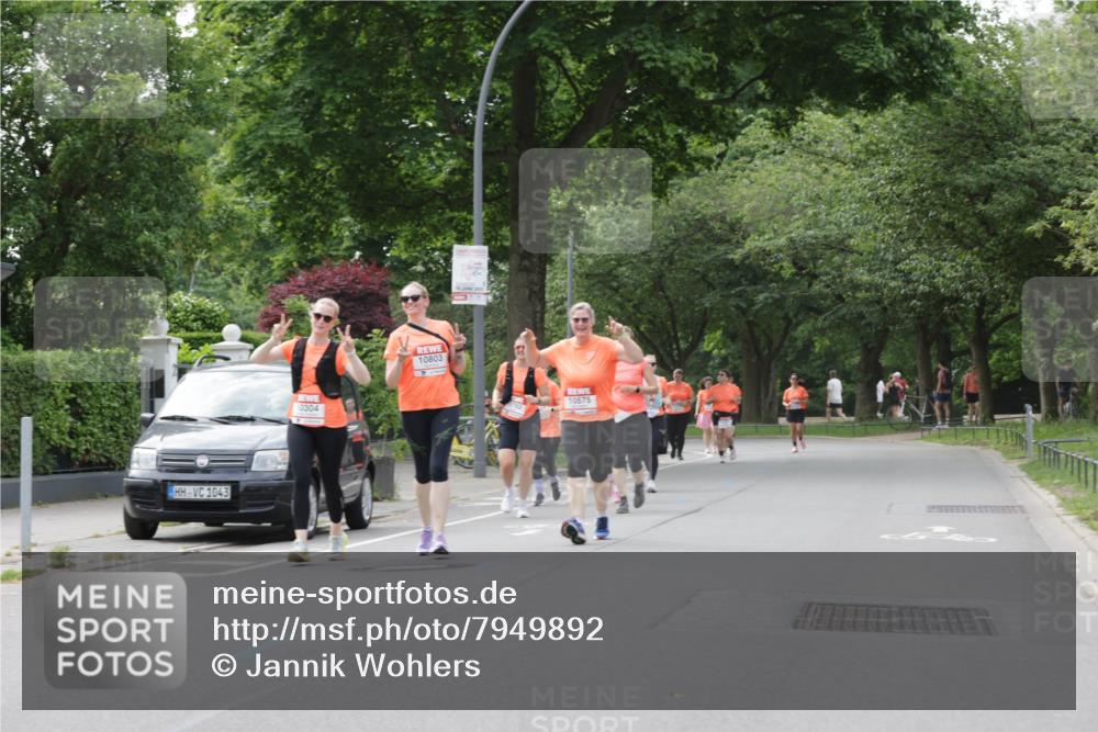 15.06.2025 - REWE Women's Run Jannik Wohlers http://msf.ph/oto/7949892 15.06.2025 08:32:13 Laufen 1043, 0304, 10803, 10575 meine-sportfotos.de