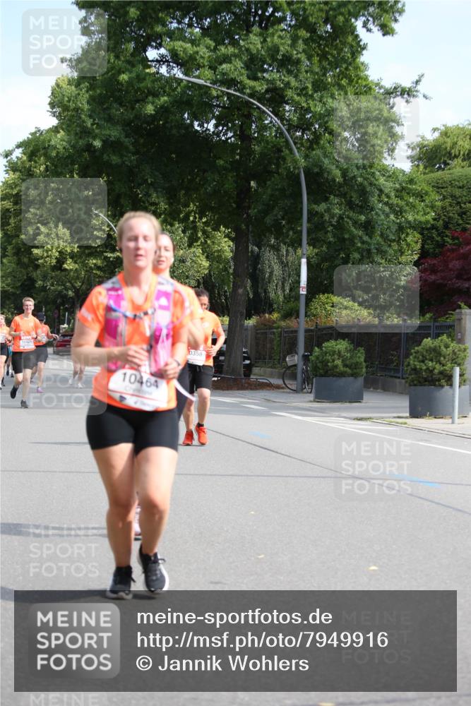 15.06.2025 - REWE Women's Run Jannik Wohlers http://msf.ph/oto/7949916 15.06.2025 09:48:41 Laufen 10421, 10464, 0358 meine-sportfotos.de