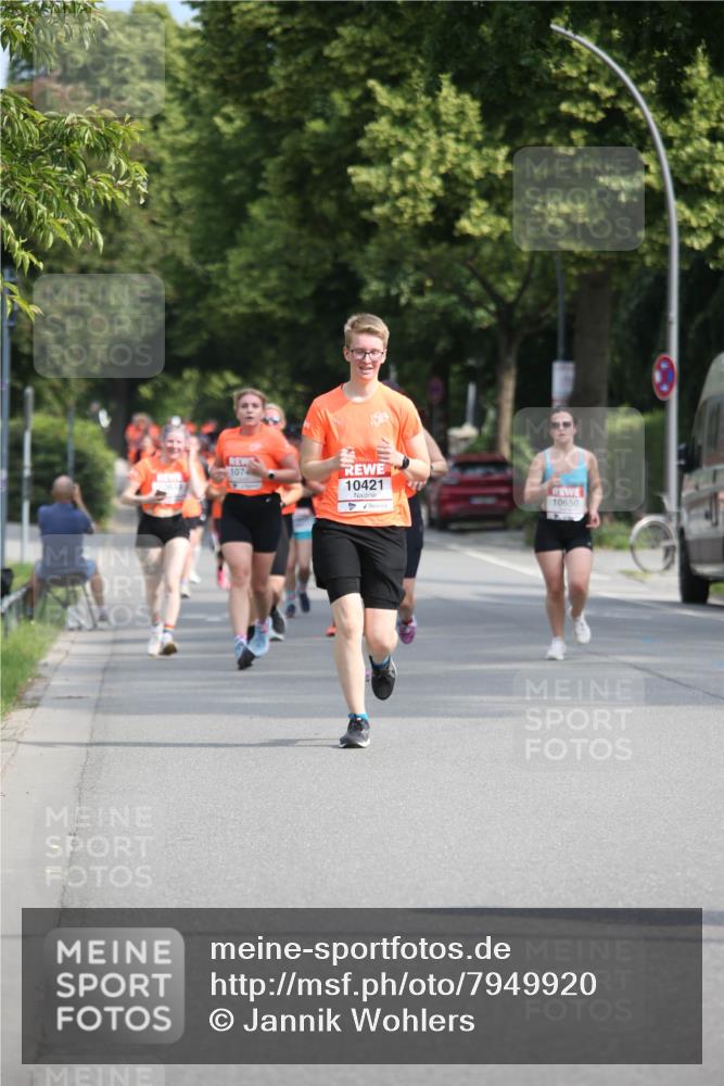 15.06.2025 - REWE Women's Run Jannik Wohlers http://msf.ph/oto/7949920 15.06.2025 09:48:42 Laufen 1074, 10421, 10650 meine-sportfotos.de