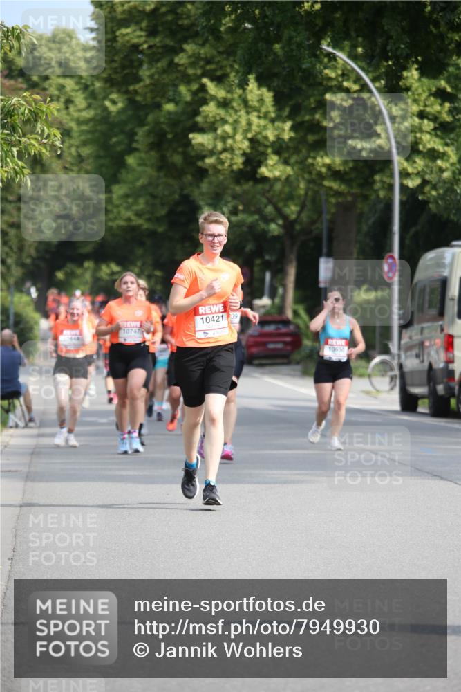 15.06.2025 - REWE Women's Run Jannik Wohlers http://msf.ph/oto/7949930 15.06.2025 09:48:42 Laufen 10421 meine-sportfotos.de