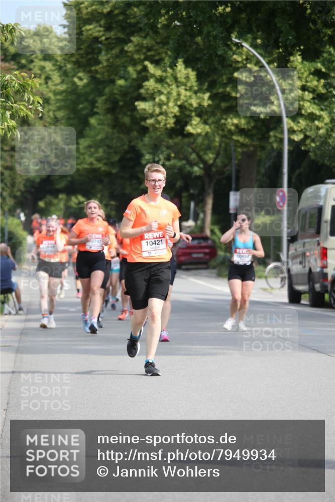 15.06.2025 - REWE Women's Run Jannik Wohlers http://msf.ph/oto/7949934 15.06.2025 09:48:42 Laufen 0747, 10648, 10421, 10650 meine-sportfotos.de
