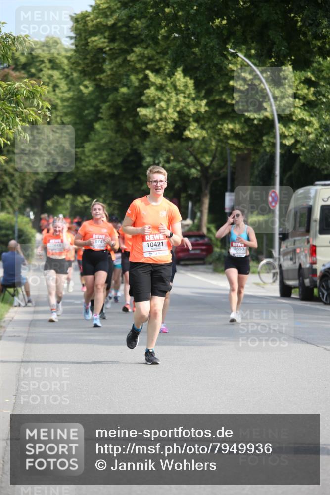 15.06.2025 - REWE Women's Run Jannik Wohlers http://msf.ph/oto/7949936 15.06.2025 09:48:42 Laufen 10650 meine-sportfotos.de
