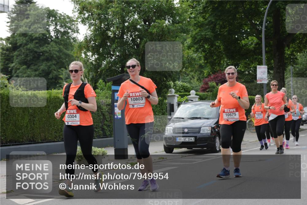15.06.2025 - REWE Women's Run Jannik Wohlers http://msf.ph/oto/7949954 15.06.2025 08:32:17 Laufen 10304, 10803, 1043, 15, 2025, 10575, 10840 meine-sportfotos.de