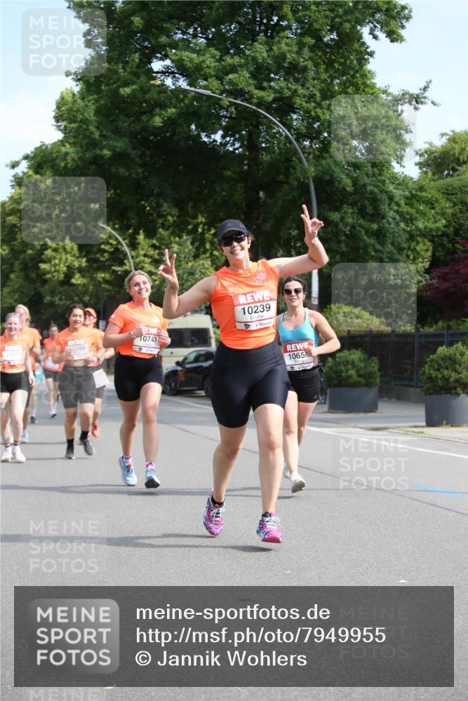 15.06.2025 - REWE Women's Run Jannik Wohlers http://msf.ph/oto/7949955 15.06.2025 09:48:49 Laufen 10648, 0398, 10747, 10239, 4, 10656 meine-sportfotos.de