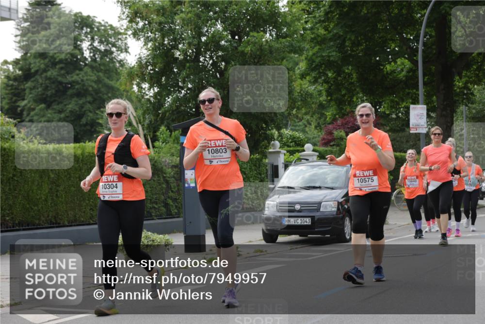 15.06.2025 - REWE Women's Run Jannik Wohlers http://msf.ph/oto/7949957 15.06.2025 08:32:17 Laufen 10304, 10803, 1043, 10575, 10840, 7084 meine-sportfotos.de