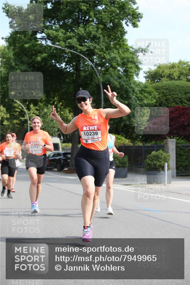 15.06.2025 - REWE Women's Run Jannik Wohlers http://msf.ph/oto/7949965 15.06.2025 09:48:49 Laufen 10398, 10747, 10239 meine-sportfotos.de