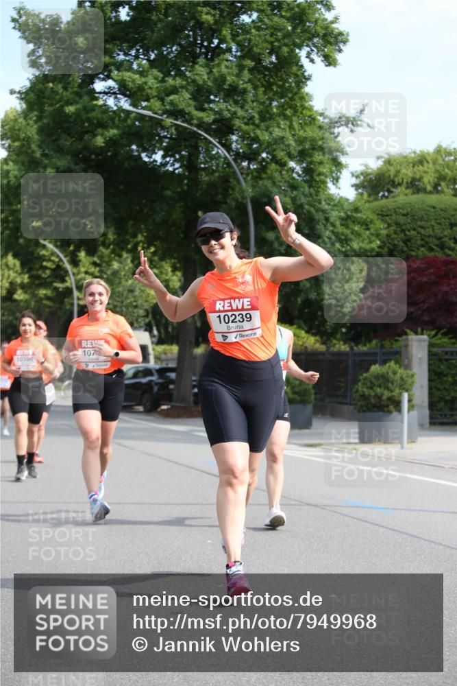 15.06.2025 - REWE Women's Run Jannik Wohlers http://msf.ph/oto/7949968 15.06.2025 09:48:49 Laufen 10398, 107, 10239 meine-sportfotos.de