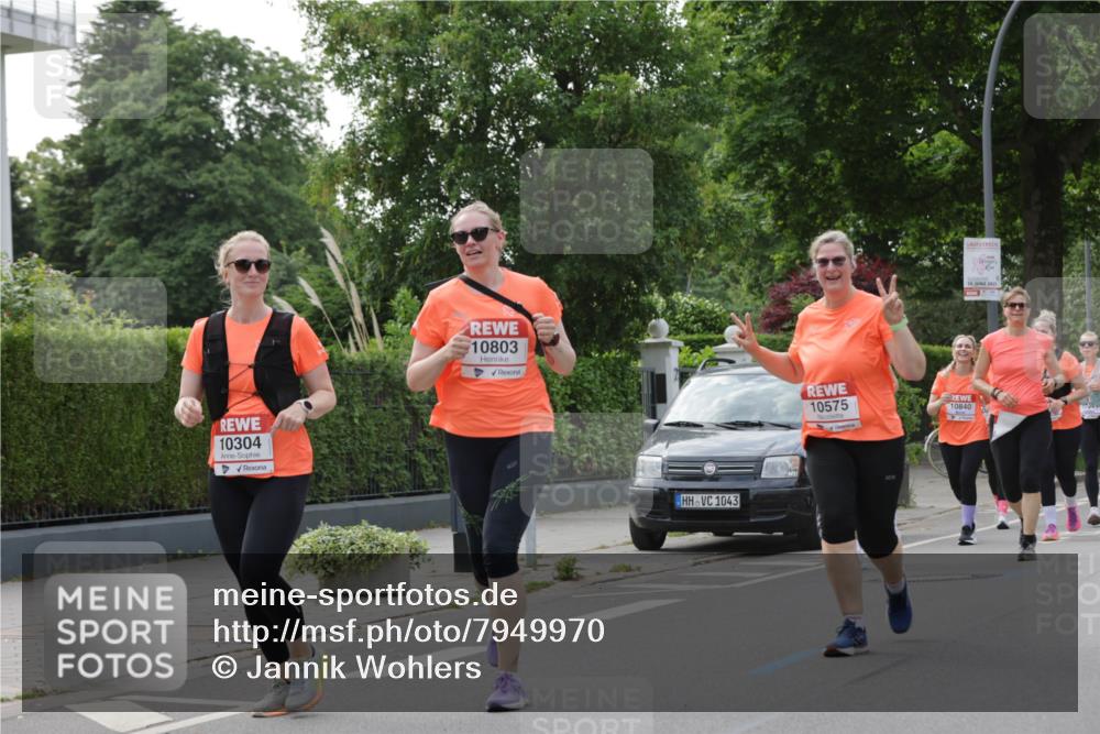 15.06.2025 - REWE Women's Run Jannik Wohlers http://msf.ph/oto/7949970 15.06.2025 08:32:17 Laufen 10304, 10803, 1043, 10575, 10840 meine-sportfotos.de