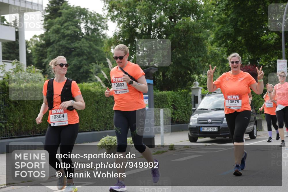 15.06.2025 - REWE Women's Run Jannik Wohlers http://msf.ph/oto/7949992 15.06.2025 08:32:17 Laufen 10304, 4, 10803, 1043, 10575, 10840 meine-sportfotos.de