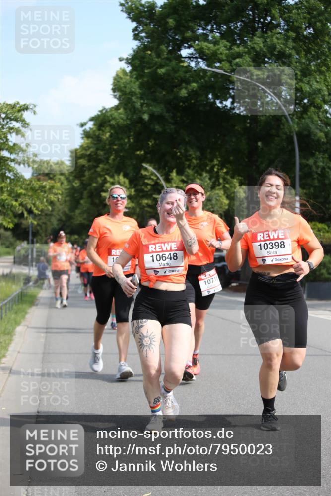 15.06.2025 - REWE Women's Run Jannik Wohlers http://msf.ph/oto/7950023 15.06.2025 09:48:52 Laufen 10, 10648, 10718, 10398 meine-sportfotos.de