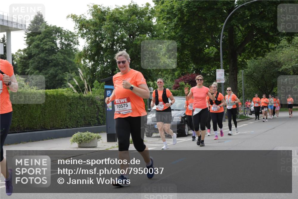 15.06.2025 - REWE Women's Run Jannik Wohlers http://msf.ph/oto/7950037 15.06.2025 08:32:18 Laufen 10575, 0782, 108, 1084 meine-sportfotos.de