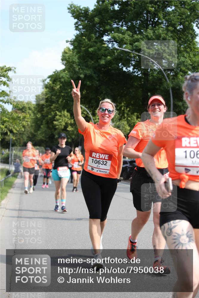 15.06.2025 - REWE Women's Run Jannik Wohlers http://msf.ph/oto/7950038 15.06.2025 09:48:53 Laufen 10632, 1 meine-sportfotos.de