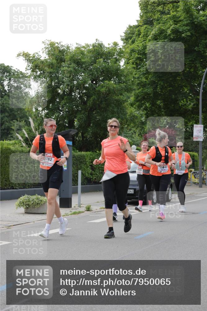 15.06.2025 - REWE Women's Run Jannik Wohlers http://msf.ph/oto/7950065 15.06.2025 08:32:20 Laufen 0782, 1043, 10842, 10655, 1084 meine-sportfotos.de