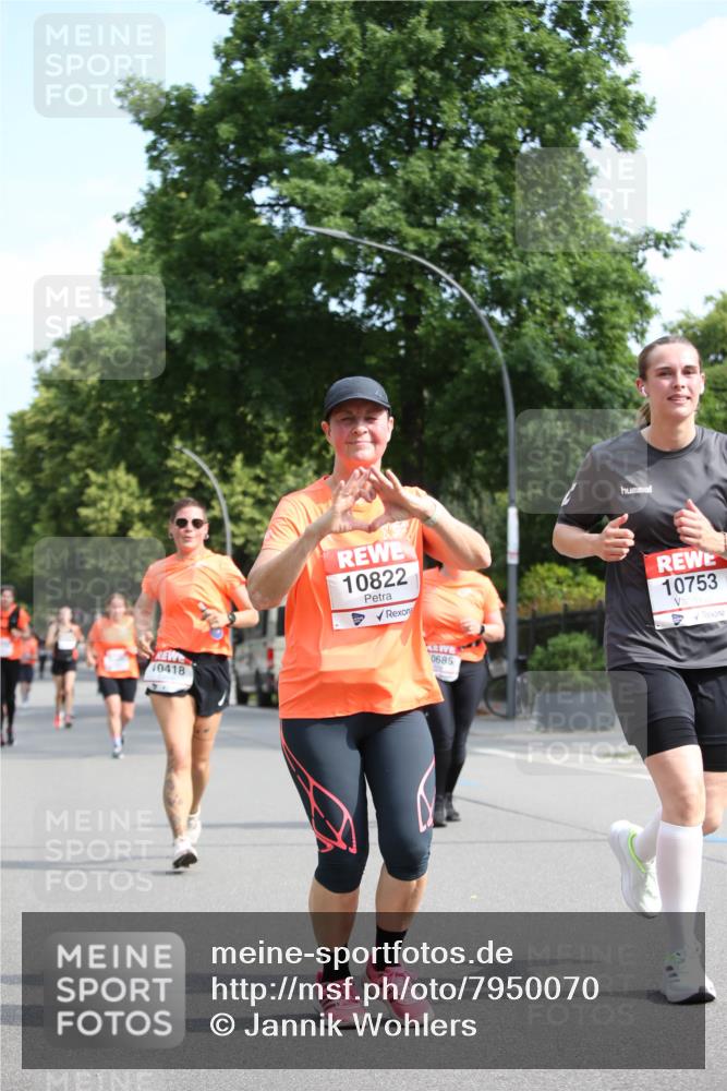 15.06.2025 - REWE Women's Run Jannik Wohlers http://msf.ph/oto/7950070 15.06.2025 09:49:01 Laufen 0418, 10822, 0685, 10753 meine-sportfotos.de