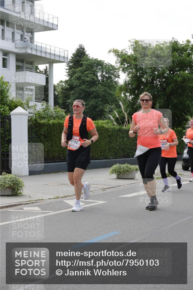 15.06.2025 - REWE Women's Run Jannik Wohlers http://msf.ph/oto/7950103 15.06.2025 08:32:21 Laufen 0782, 0840 meine-sportfotos.de