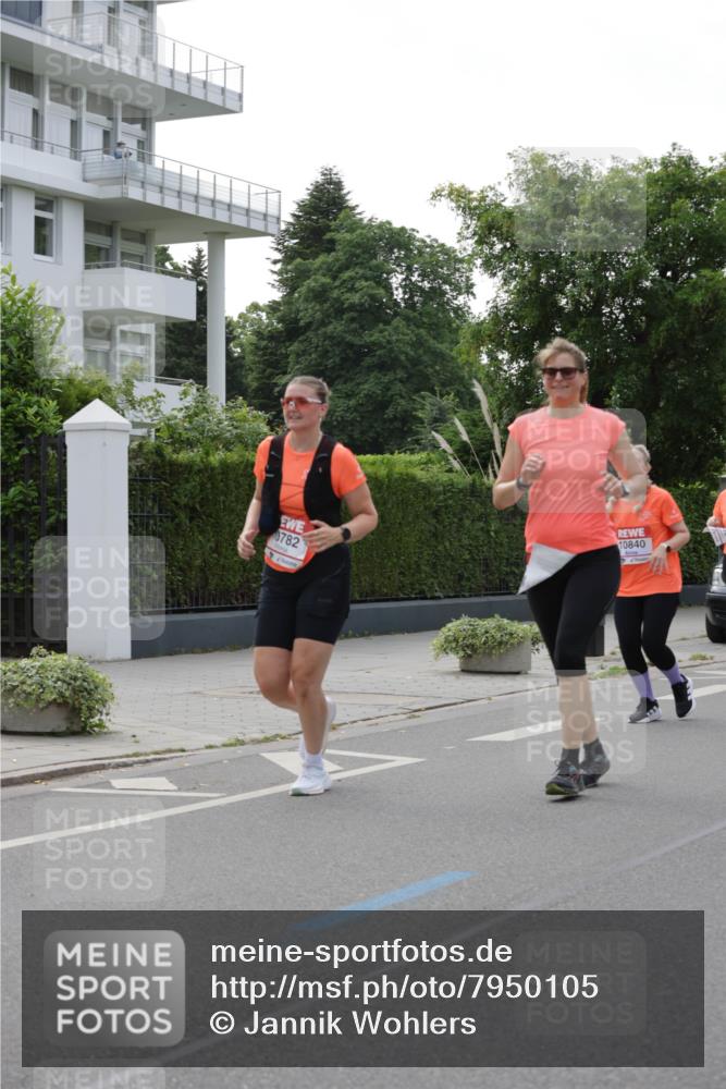 15.06.2025 - REWE Women's Run Jannik Wohlers http://msf.ph/oto/7950105 15.06.2025 08:32:21 Laufen 10840 meine-sportfotos.de