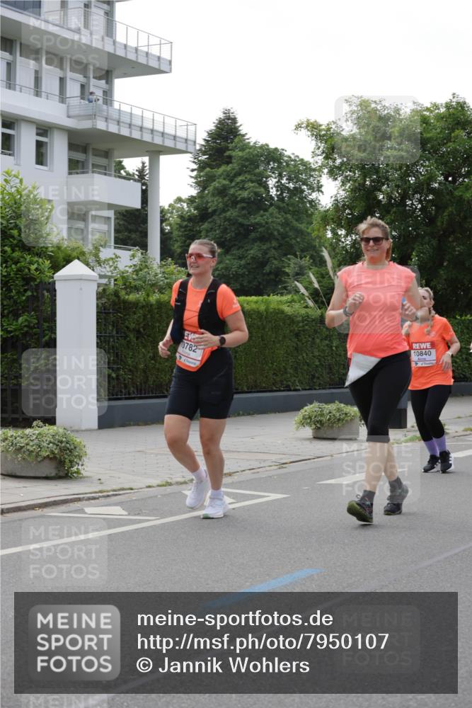 15.06.2025 - REWE Women's Run Jannik Wohlers http://msf.ph/oto/7950107 15.06.2025 08:32:21 Laufen 0782, 10840 meine-sportfotos.de