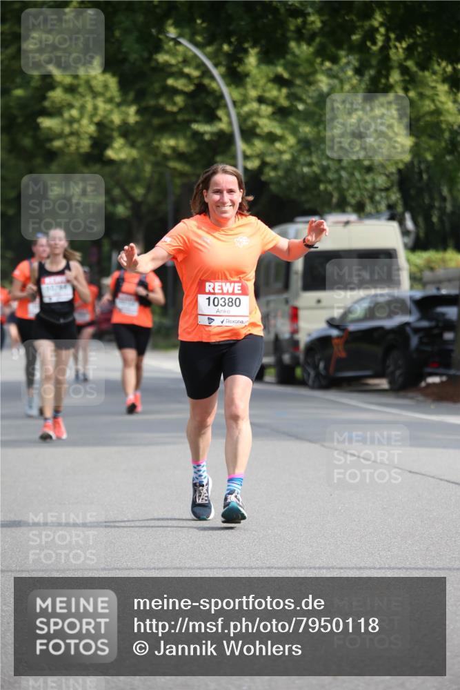 15.06.2025 - REWE Women's Run Jannik Wohlers http://msf.ph/oto/7950118 15.06.2025 09:49:04 Laufen 10380 meine-sportfotos.de