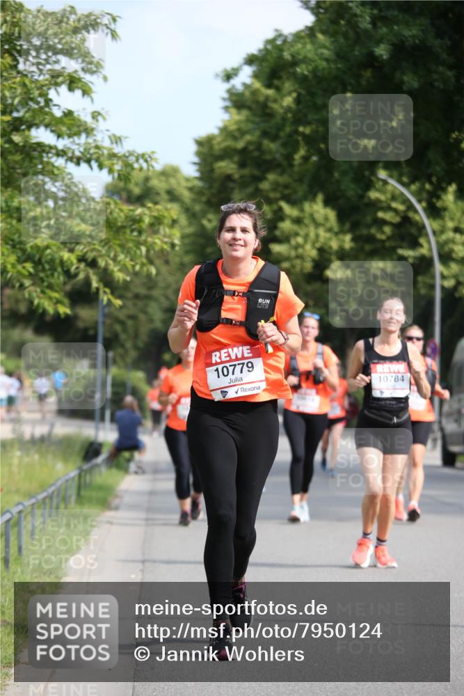 15.06.2025 - REWE Women's Run Jannik Wohlers http://msf.ph/oto/7950124 15.06.2025 09:49:08 Laufen 10779, 10784 meine-sportfotos.de