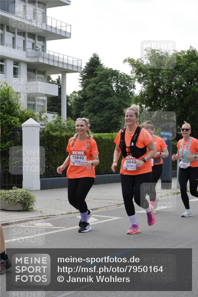 15.06.2025 - REWE Women's Run Jannik Wohlers http://msf.ph/oto/7950164 15.06.2025 08:32:23 Laufen 10840, 084, 341 meine-sportfotos.de