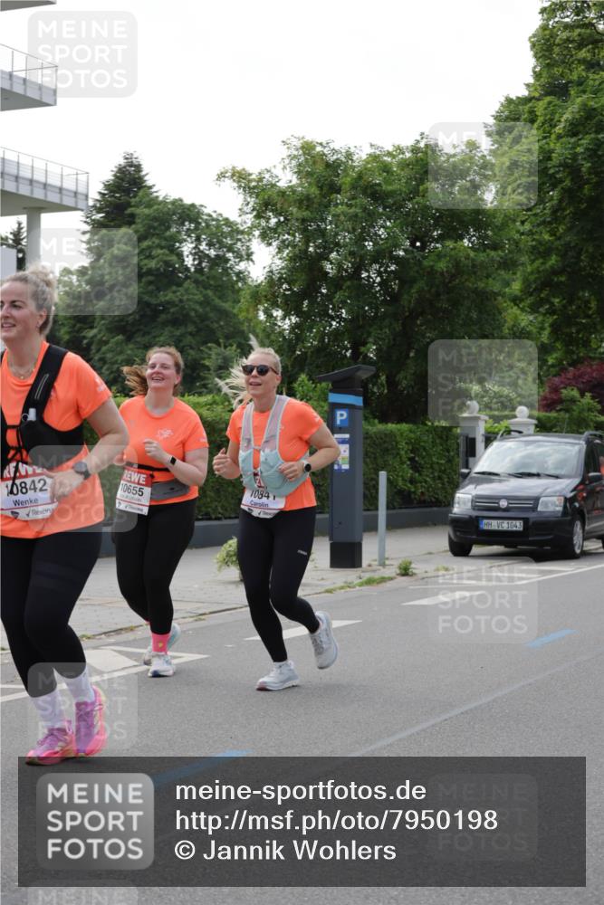 15.06.2025 - REWE Women's Run Jannik Wohlers http://msf.ph/oto/7950198 15.06.2025 08:32:24 Laufen 10842, 10655, 1084, 1043 meine-sportfotos.de
