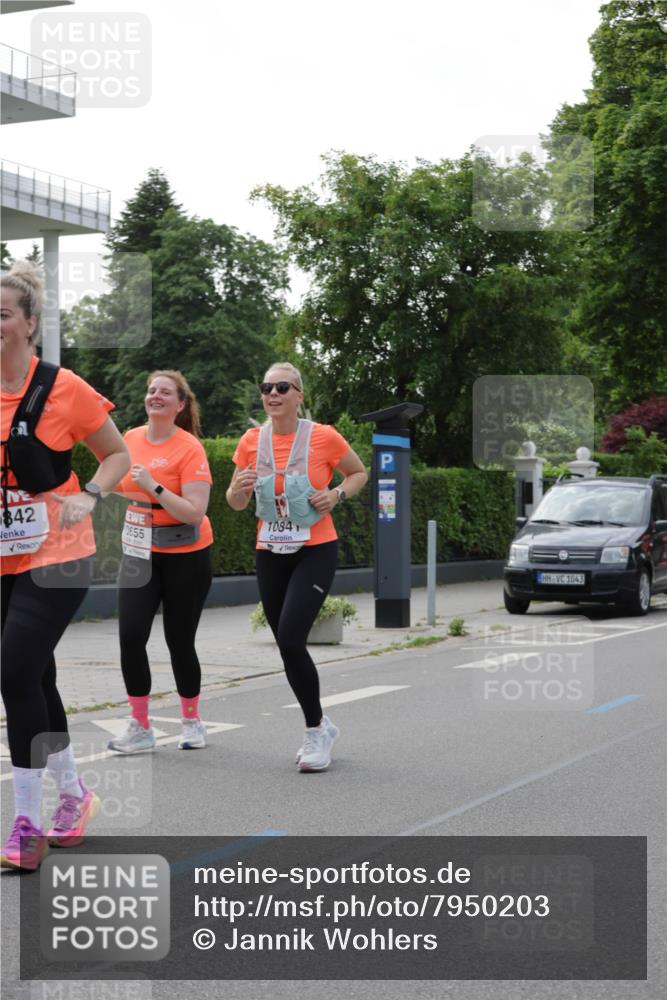 15.06.2025 - REWE Women's Run Jannik Wohlers http://msf.ph/oto/7950203 15.06.2025 08:32:24 Laufen 842, 0655, 1084, 1043 meine-sportfotos.de