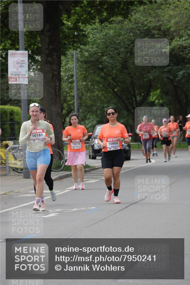 15.06.2025 - REWE Women's Run Jannik Wohlers http://msf.ph/oto/7950241 15.06.2025 08:32:28 Laufen 15, 2025, 10181, 10576, 10869 meine-sportfotos.de