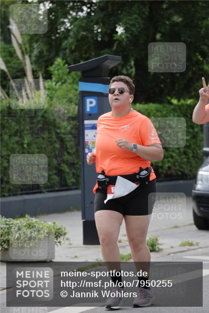 15.06.2025 - REWE Women's Run Jannik Wohlers http://msf.ph/oto/7950255 15.06.2025 08:32:30 Laufen  meine-sportfotos.de