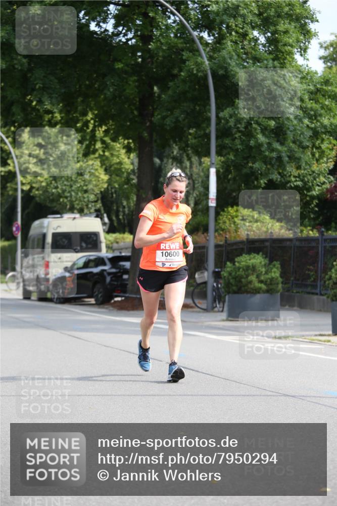 15.06.2025 - REWE Women's Run Jannik Wohlers http://msf.ph/oto/7950294 15.06.2025 09:49:17 Laufen 10600 meine-sportfotos.de
