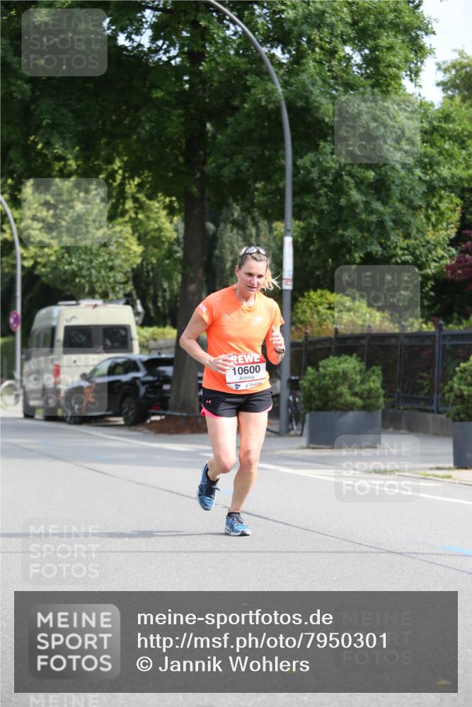 15.06.2025 - REWE Women's Run Jannik Wohlers http://msf.ph/oto/7950301 15.06.2025 09:49:17 Laufen 10600 meine-sportfotos.de