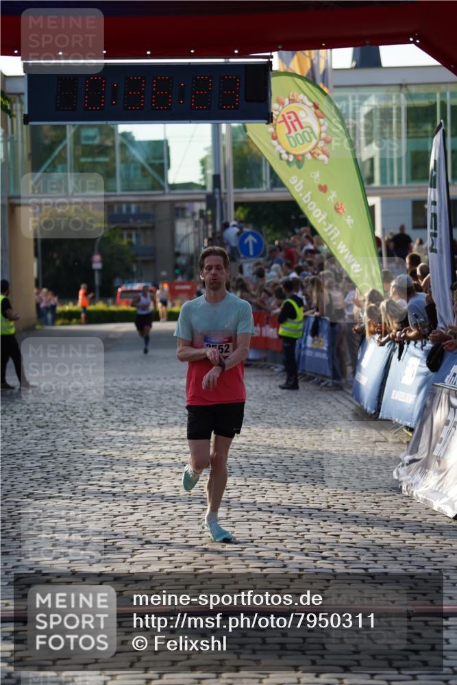 13.06.2025 - Holstenköstenlauf Felixshl http://msf.ph/oto/7950311 13.06.2025 19:36:22 Laufen 2052, 2409, 2552 meine-sportfotos.de