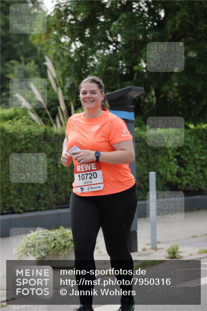 15.06.2025 - REWE Women's Run Jannik Wohlers http://msf.ph/oto/7950316 15.06.2025 08:32:32 Laufen 10720 meine-sportfotos.de
