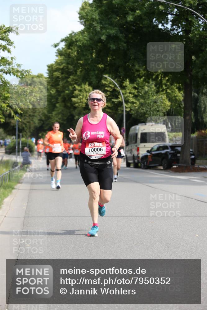 15.06.2025 - REWE Women's Run Jannik Wohlers http://msf.ph/oto/7950352 15.06.2025 09:49:22 Laufen 10006 meine-sportfotos.de
